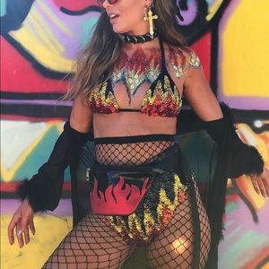 Shop Easy Tiger To Hot To Handle Set